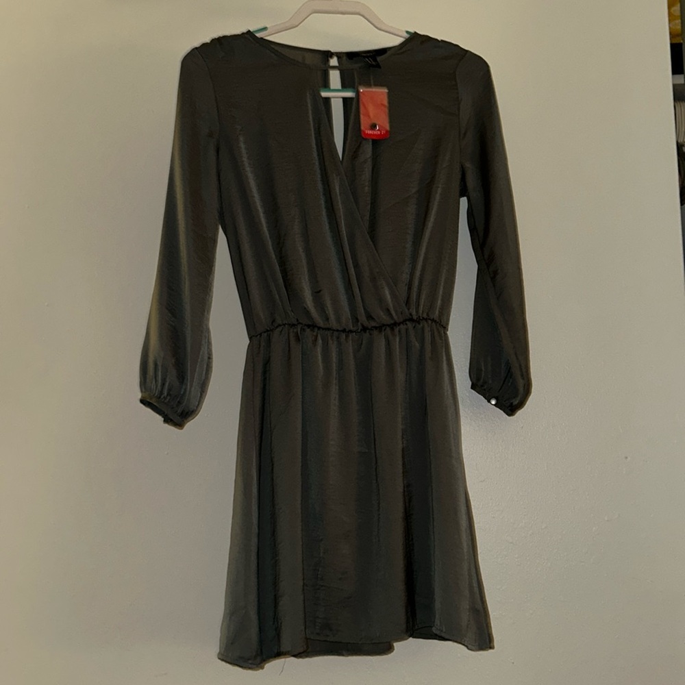 Forever 21: Grey Dress: 100% polyester: size :S: New With Tag